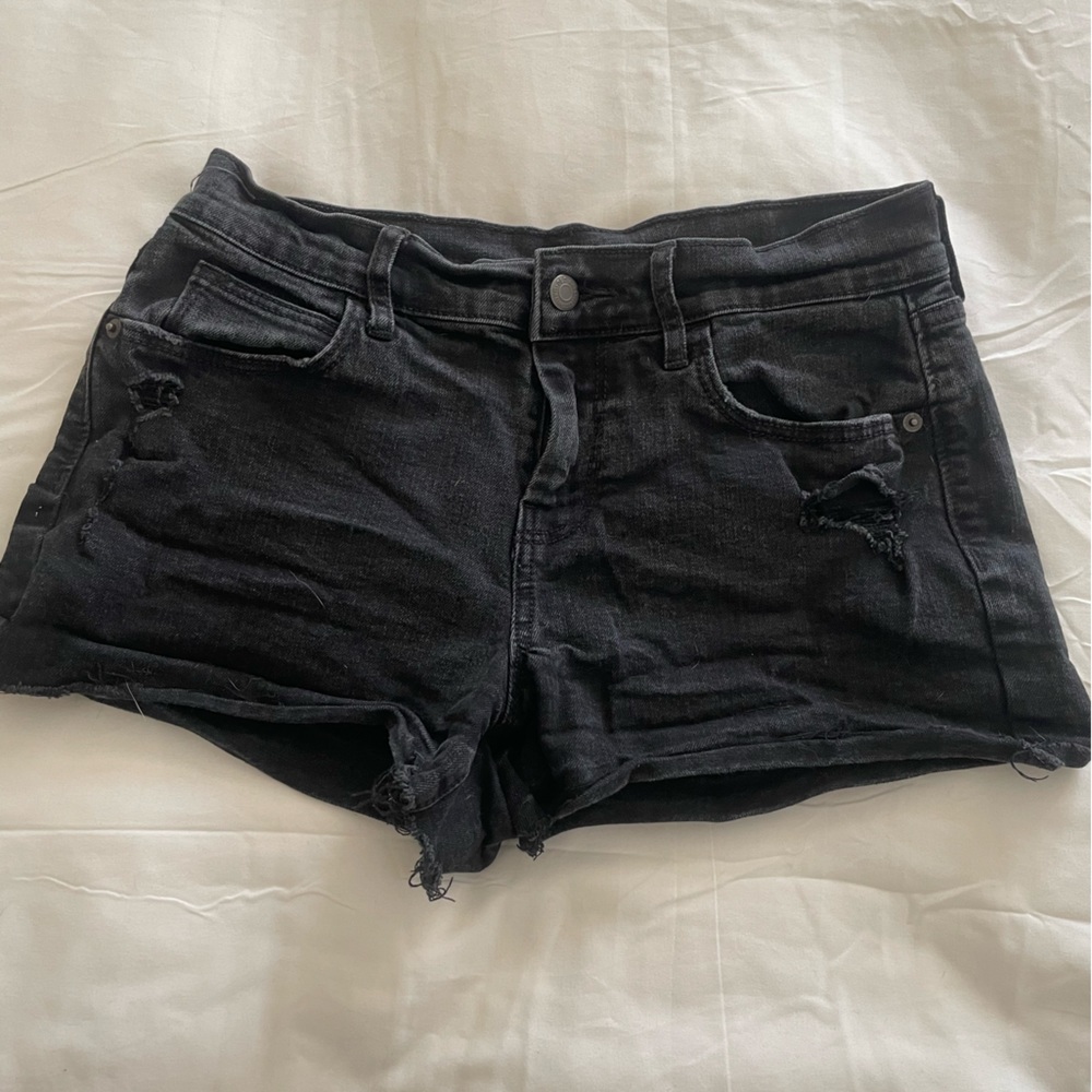 Black Old Navy denim shorts